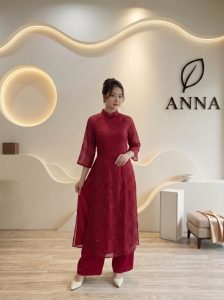áo dài nữ đẹp Nguyệt Anh chụp ảnh